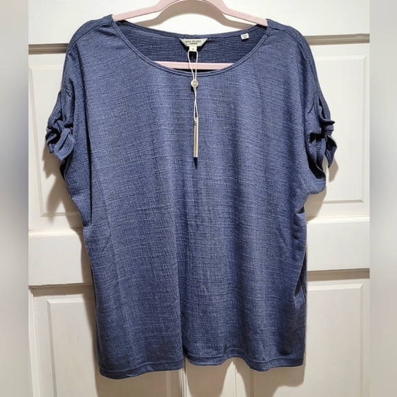 Max Studio Tops - Max Studio plus size 1X blue top with tie sleeves NWT